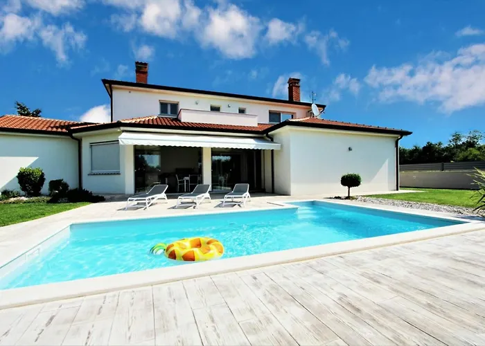 Moderne Villa Alex Exclusive In Porec Mit Pool
